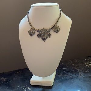 🤍4/$20 Fun medieval inspired necklace